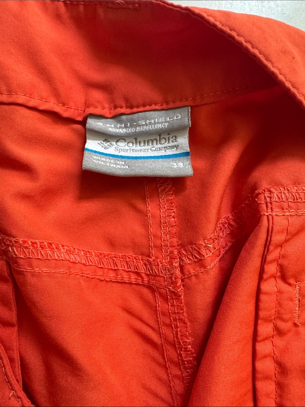 Columbia Performance Shorts - Picture 2 of 3
